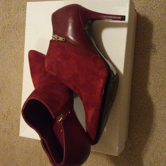 Calvin Klein Booties (7) - Picture 8 of 10